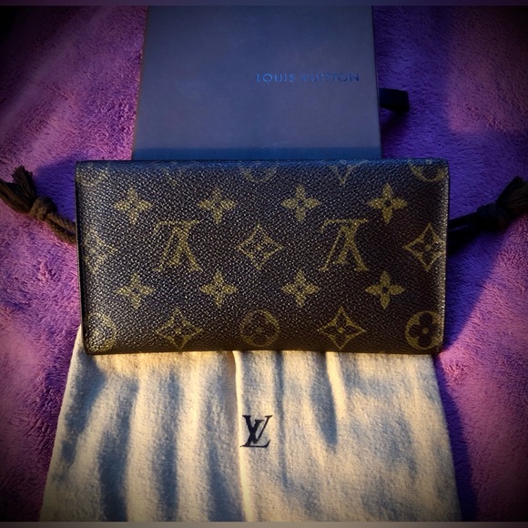 Louis Vuitton Long Bi-Fold Wallet - Picture 5 of 9